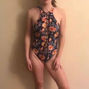 1 piece swim suit